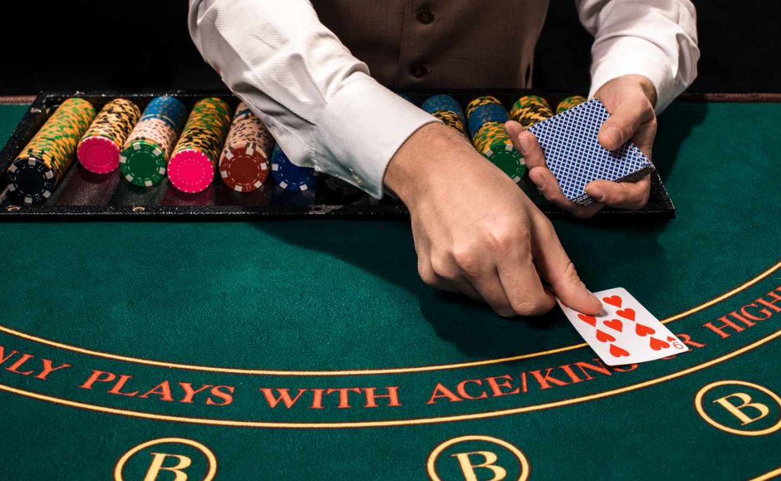 Tips For Beginners Who Are Playing At An Online Casino